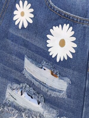 Casual Regular Fit Graphic Medium Waist Zipper Pocket Short Jeans - Image 3