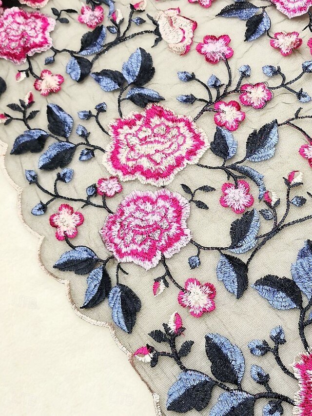 Elegant Loose Lace Embroidered Crewneck 3/4 Sleeve Bolero - Image 2