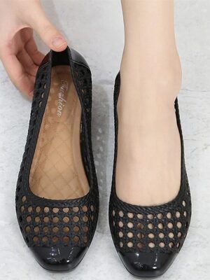 Casual Hollow Slip-On Navy Flats - Image 5