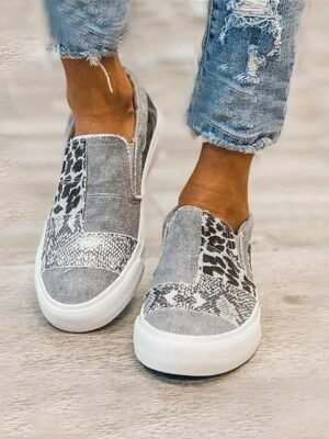Casual Slip-On Leopard Print Round Toe Canvas Sneakers - Image 3
