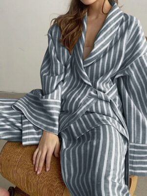 Chic Relaxed Striped Round Neck Sleeveless Short Chemise - Image 3