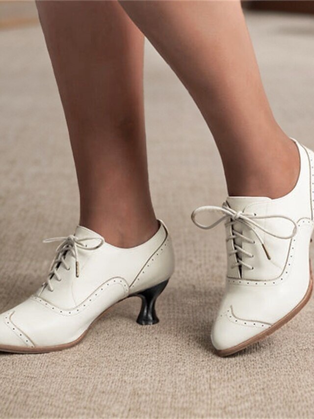 Vintage Elegant Cut-out Kitten Heel Faux Leather Pumps - Image 1