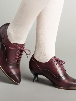 Vintage Elegant Cut-out Kitten Heel Faux Leather Pumps - Image 4