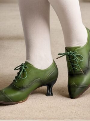 Vintage Elegant Cut-out Kitten Heel Faux Leather Pumps - Image 5