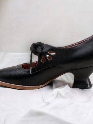 Vintage Lace-Up Elegant Pointed Toe Oxford Heels - Image 3