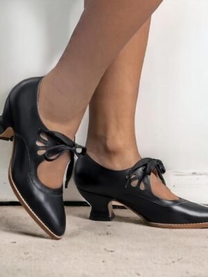 Vintage Lace-Up Elegant Pointed Toe Oxford Heels - Image 4