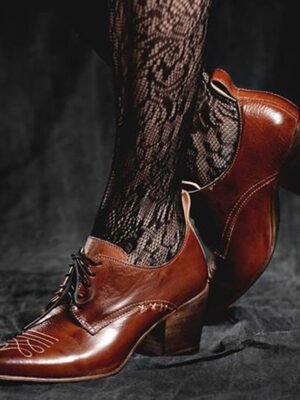 Vintage Mid Block Heel Lace-Up Faux Leather Oxford Heels - Image 1