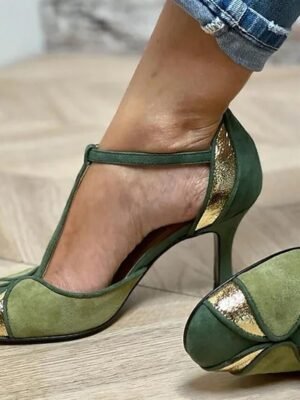 Vintage Retro-Inspired T-Strap Round Toe Heels - Image 1