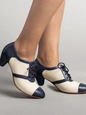 Vintage Two-Tone Lace-Up Low Heel Oxford Shoes - Image 1