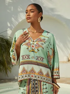 bluse-mit-ethnischem-totem-motiv-und-arm-default-8