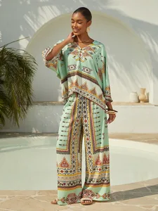 bluse-mit-ethnischem-totem-motiv-und-arm-default-9