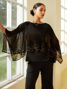 chiffonbluse-mit-flieendem-farbverlauf-u-schwarz-1