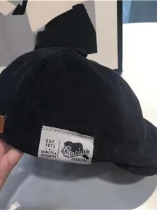 daily-forward-cap-peaky-caps-fur-damen-i-schwarz-2