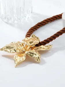 damen-halskette-elegant-strae-blumen-hal-default-4