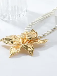 damen-halskette-elegant-strae-blumen-hal-default-7