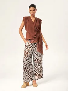 damen-top-v-ausschnitt-asymmetrisch-arme-default-7