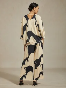 damenbluse-satin-abstrakt-farbblock-lock-default-5