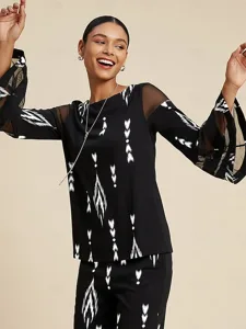 damenbluse-schwarz-geometrischer-druck-r-default-3