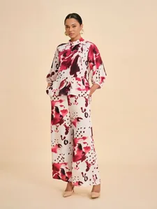 damenbluse-wein-abstrakter-druck-stehkra-default-4