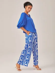 elegantes-blaues-top-im-urlaubsstil-default-12