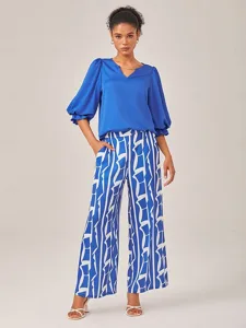 elegantes-blaues-top-im-urlaubsstil-default-5