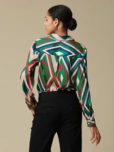 freizeithemd-aus-satin-mit-geometrischem-default-4