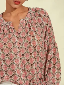 lassige-bluse-mit-geometrischen-puffarme-default-4