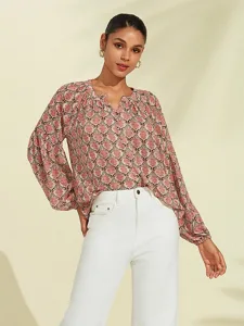 lassige-bluse-mit-geometrischen-puffarme-default-7