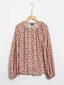 lassige-bluse-mit-geometrischen-puffarme-default-9