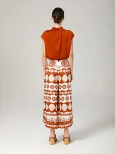 orangefarbenes-armelloses-top-mit-stehkr-default-12