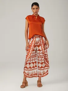 orangefarbenes-armelloses-top-mit-stehkr-default-2