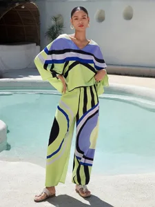 ponchobluse-aus-satin-mit-v-ausschnitt-u-default-2