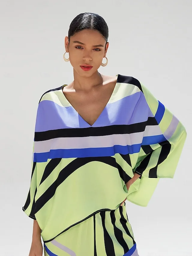 ponchobluse-aus-satin-mit-v-ausschnitt-u-default-4