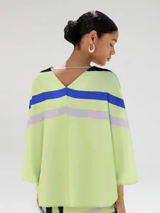 ponchobluse-aus-satin-mit-v-ausschnitt-u-default-5