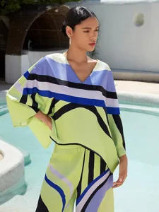 ponchobluse-aus-satin-mit-v-ausschnitt-u-default-9