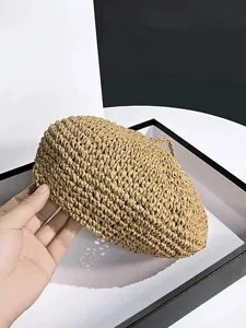 strohgehakelte-dunne-baskenmutze-einfarb-kaki-4