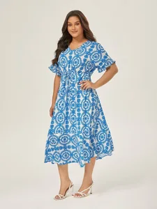 blaues-printkleid-im-resort-stil-mit-tai-default-6