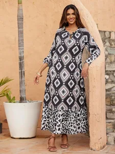 boho-maxikleid-mit-abstraktem-animal-pri-default-2