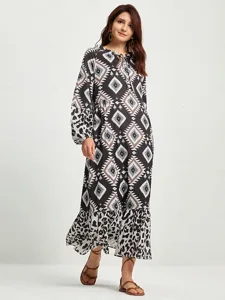 boho-maxikleid-mit-abstraktem-animal-pri-default-3