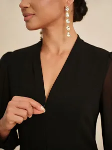 damen-midikleid-schwarz-langarmlig-v-aus-default-3