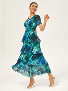 flieendes-gestuftes-chiffon-maxikleid-mi-grun-1