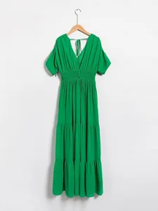 grunes-neckholder-maxikleid-aus-chiffon-default-10
