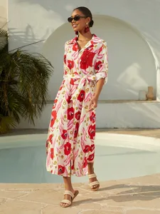 langes-hemdkleid-mit-abstraktem-blumenmu-rote-1