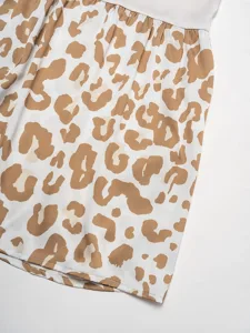 lassiges-maxikleid-aus-satin-mit-leopard-default-15