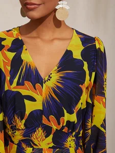 maxikleid-aus-chiffon-mit-abstraktem-blu-default-10