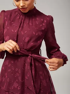 maxikleid-mit-hohem-kragen-blumenmuster-default-6