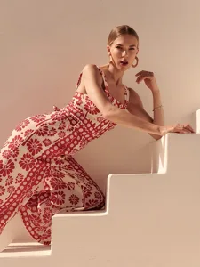 satin-jumpsuit-mit-geometrischem-blumenm-default-8