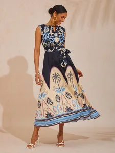 sommernacht-palmen-seidensatin-maxikleid-blau-1