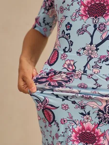 stretch-minikleid-mit-blumenmuster-geeig-default-2