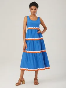 tencel-kleid-mit-geruschtem-lagenmuster-blau-1